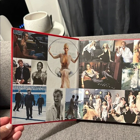 Vanity Fair Red Notes Book - Picture 3 of 9